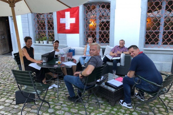 Gruss aus der Sommersitzung! HV definitiv am 19.8. im  Bären